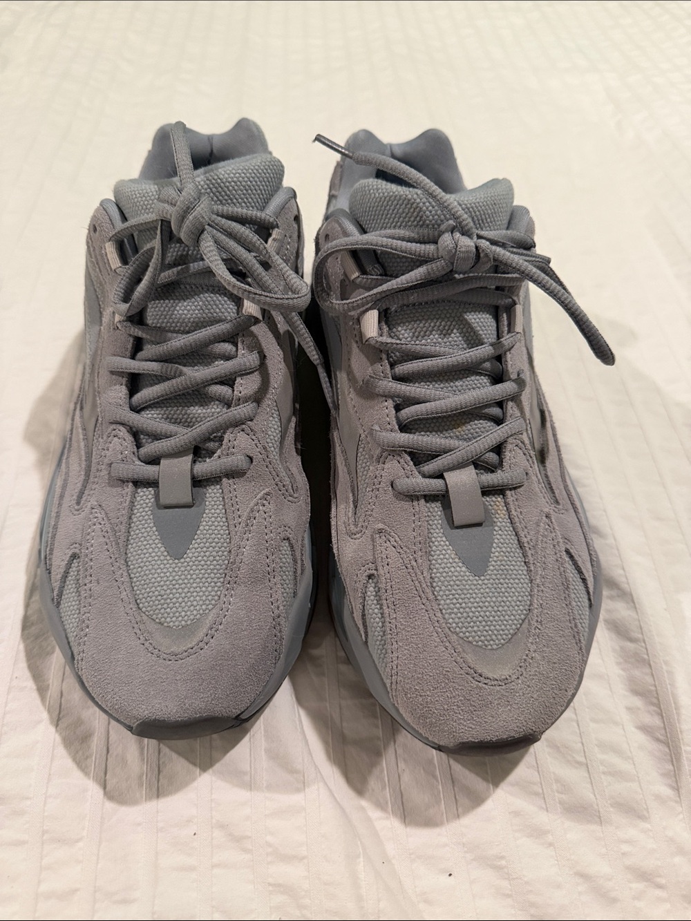 Yeezy Athletic Shoes in Light Gray
